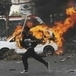 Indoneziyada aholi isyon ko‘tardi. Qurbonlar bor (video)