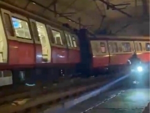 Истанбулда метро поезди рельсдан чиқиб кетди (видео) 