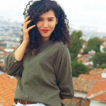 Nodira Qodirova o‘lgan xonada olingan video tarqaldi. Advokat qizga tajovuz qilinganini aytmoqda