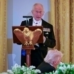 “Dunyo yanada xavfli”. Charlz III Oq uyda nimalar dedi? (video)