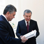 Mirziyoyev Berdimuhamedovga o‘z kitobini sovg‘a qildi