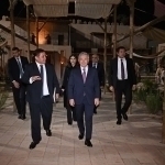 Prezident Ibn Sinoga bağişlangan filmning suratga oliş maydoniga bordi