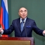Putin Akayevga unvon berdi