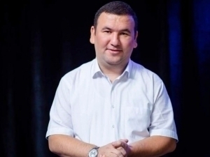 Блогер Хайрулла Шокиров фирибгарликда гумонланиб қўлга олинди