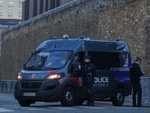 Францияда автомобиль оломонни босиб кетди