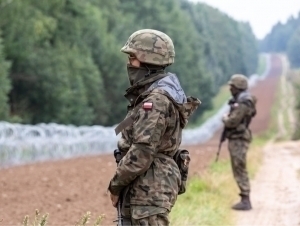 Беларусь Польшанинг ҳарбий гуруҳ тузишидан хавотирга тушди