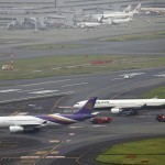 Tokio aeroportida samolyotlar to‘qnashib ketdi (video)
