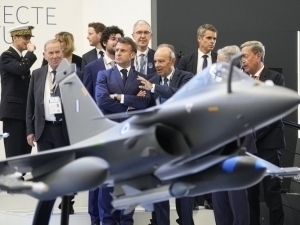 Европага ягона стандартли жангчи самолёти зарур – Макрон