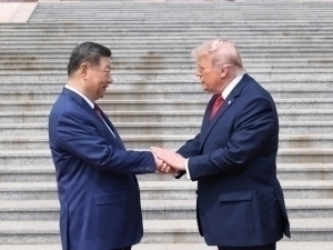 Трамп Хитой Эронга қурол сотмасликка ваъда берганини айтди