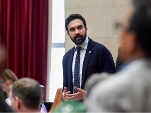 Исроилга қарши мусулмон социалист АҚШдаги сайловда катта устунликка эришди