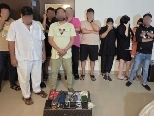 Qizni sikayotgan yigit ruscha porno videoni tomosha qiling Yetuk ayollar bilan jinsiy aloqa HD video