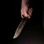 Andijonda 26 yoshli erkak ikki kishini pichoqladi