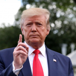 Наҳотки уни кетказишади? Трамп импичментни тўнтариш деб атади