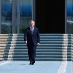 Шавкат Мирзиёев Қозоғистонга йўл олди