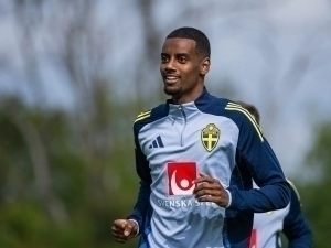 Исак ўлим таҳдиди сабабли қўриқчи ит сотиб олди