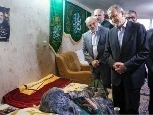 Раисийнинг онаси Пезешкиёнга муҳим тавсия берди (видео)