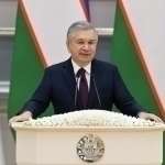 Президент хоразмлик фермер ва тошкентлик деҳқонни мукофотлади