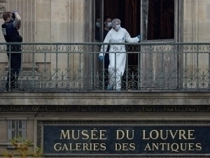 Luvr muzeyi qo‘riqchilaridan biri jinoyatchilar bilan hamkorlik qilgan – “The Telegraph”