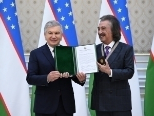 Президент Фаррух Зокировни “Буюк хизматлари учун” ордени билан мукофотлади