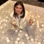 Maryam Tillyayeva “yalang‘och” bazmga borganidan afsuslandi (video)