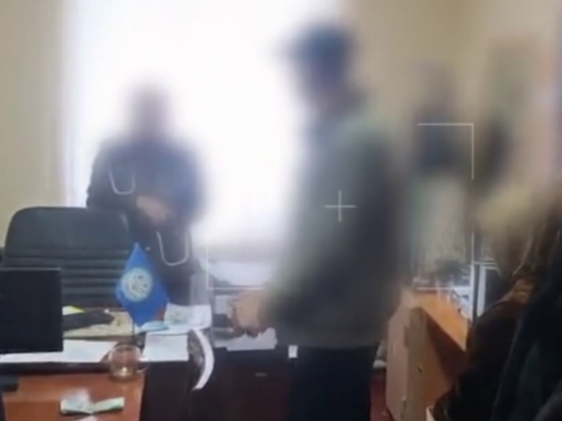 Namanganda teatr xodimlari pora bilan ushlandi (video)