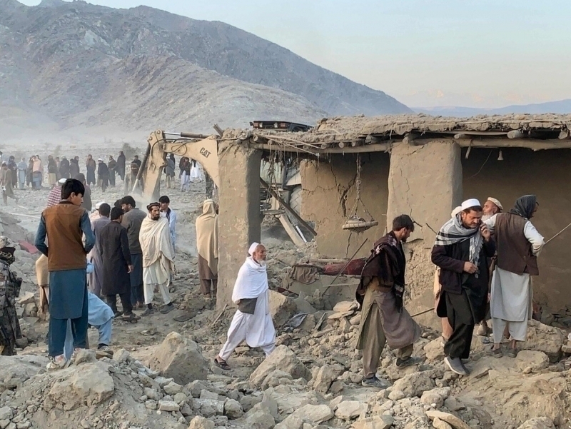 Pokiston Afg‘onistonga zarba berdi: o‘nlab tinch aholi halok bo‘lgan (video)