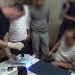 Bo‘stonliqda savdogar $100 ming bilan ushlandi (video)