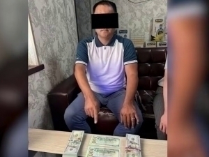 Зангиотада ҳам амалдор пора билан қўлга тушди (видео)