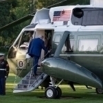 Трампнинг вертолёти лазер билан “нишонга олинди”