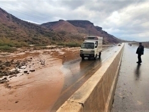 The highway and some houses are flooded in Surkhandarya