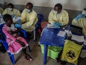 3 millionga yaqin bolaning hayoti xavf ostida: Ebola “qutiryapti”