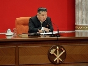 Ким Чен Ин Жанубий Кореяни “энг ашаддий душман” деб эълон қилди