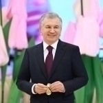 President awards women on March 8 holiday  