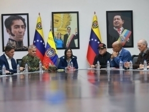 Venesuelaning vaqtinchalik prezidenti AQSHga yon bosishni boshladi 