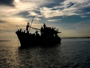 Myanma qirg‘oqlarida 2 qayiq cho‘kib ketdi. Qurbonlar 500 dan ortiq bo‘lishi mumkin