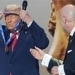 Trampga FIFA‘ning birinchi tinchlik mukofoti topshirildi (video)