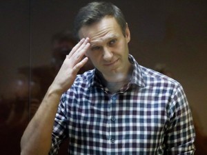 Навальнийга 20 йиллик қамоқ жазоси сўралди