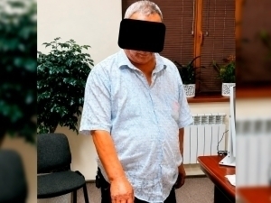 Ижобий санитария хулосаси эвазига тадбиркордан пора олган “СЕС” бошлиғи ушланди