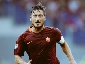 48 yoshli Totti futbolga qaytadimi?