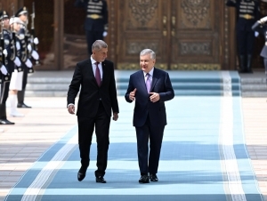 Shavkat Mirziyoyev Andrey Babishni kutib oldi