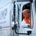 Трамп хорижлик трак ҳайдовчиларини фахрийлар билан алмаштирмоқчи