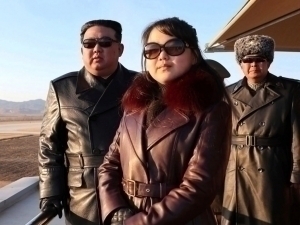 Ким Чен Ин ядро қуролининг тепкисини 13 яшар қизига топширди