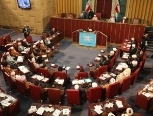 Эронда олий раҳбарни ким сайлайди ва Хоманаийнинг издоши ким?