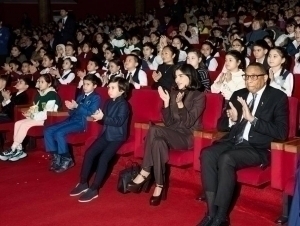 Saida Mirziyoyeva Disney vitse-prezidenti bilan o‘zbekcha multfilm tomosha qildi