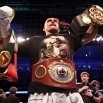 Александр Усик чемпионлик камарларидан воз кечди