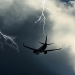 Toshkentda kuchli chaqmoq sabab samolyotlar aeroportga qo‘nolmadi 