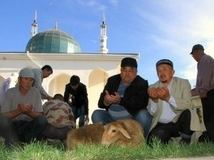 Қурбон ҳайити қачон нишонланиши айтилди. Қирғизистонда!