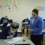 1 sentyabrdan maoshlar oshyapti. Maktabda ishlovchi xodimlar qancha oylik oladi?