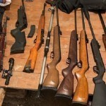 Талатўплар вақтида ўғирланган қуроллар ғамланган омбор топилди (видео)
