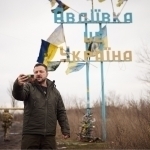 Зеленский фронтнинг энг қийин ҳудудига борди